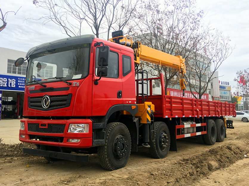 東風華神T5前四后八隨車吊