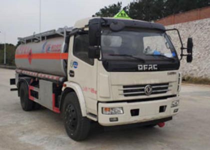 程力威牌CLW5120GYY5EQ型運油車